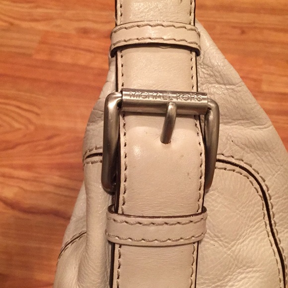 Off white Michael Kors Purse - Picture 5 of 5